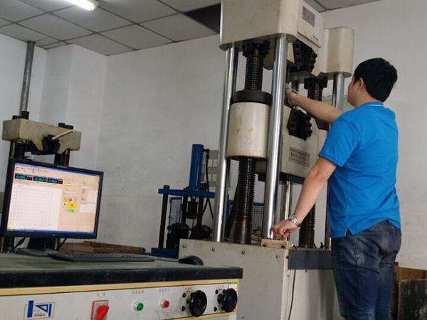 鋼材理化(hua)實驗室圖(tu)一